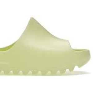 Kids sz 12 Yeezy Slides Glow Green